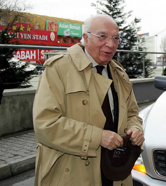 selahattin-beyazit-kimdir-kac-yasindaydi-galatasaray-eski-baskani-selahattin-beyazit-neden-oldu-hastaligi-neyd-1642752163894.jpg Selahattin Beyazıt kimdir, kaç yaşındaydı? Galatasaray eski başkanı Selahattin Beyazıt neden öldü, hastalığı neydi?-4