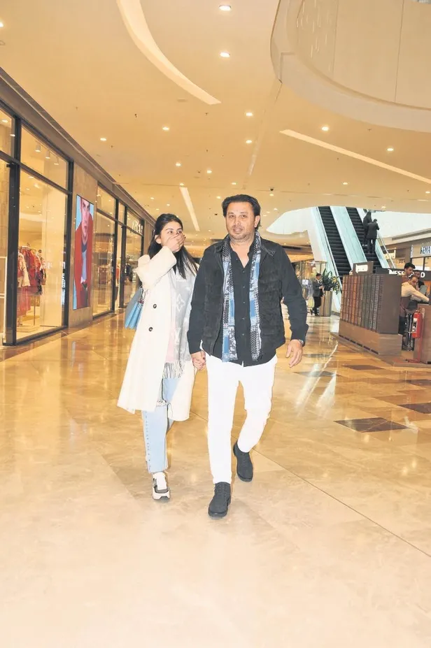 los-angelestaki-oscar-odulleri-torenine-katilan-nevbahar-koc-kesenin-agzini-acti-1678826308129.jpeg Los Angeles’taki Oscar Ödülleri Töreni’ne katılan Nevbahar Koç kesenin ağzını açtı-17