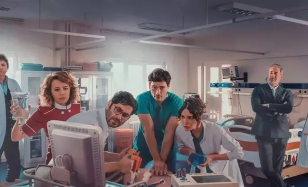edhonun-yildiz-isminin-basrol-oynadigi-kasaba-doktoru-icin-flas-karar-final-mi-yapiyor-yali-capkini-kizilcik-s-1669972709984.jpeg