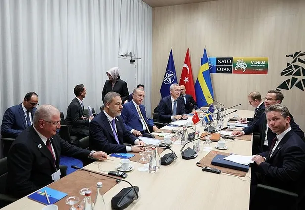 litvanyadaki-uclu-zirvenin-ardindan-turkiye-isvec-natonun-mutabakata-varmasi-avrupa-basininda-genis-yer-buldu-1689031341906.jpeg