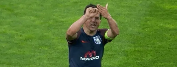 Emre Belözoğlu 'yaz bunu yaz' işaretini kime yaptığını açıkladı-2