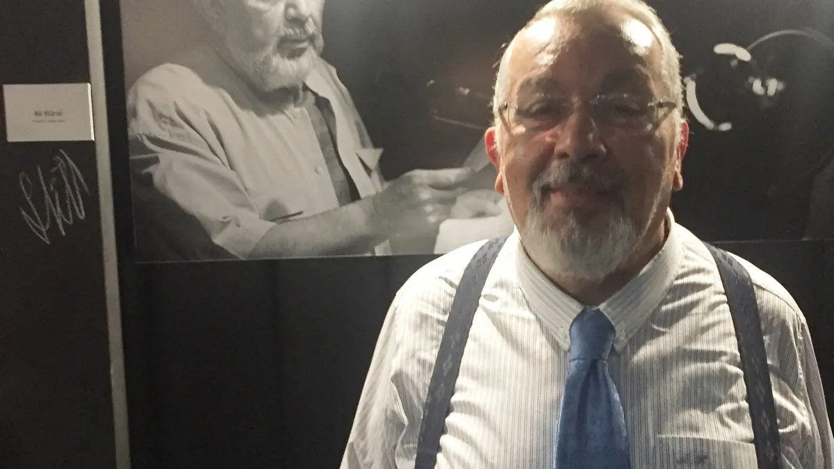 Usta tiyatrocu ve yönetmen Ali Hürol 76 yaşında hayatını kaybetti: "Babamın en yakın dostuydu"