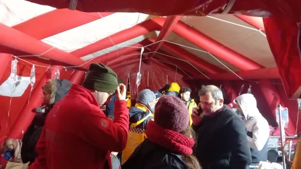 deprem-bolgesinde-neler-oluyor-kac-kisi-hayatini-kaybetti-iste-son-durum-kahramanmaras-gaziantep-hatay-1675719065944.jpeg Deprem bölgesinde son durum! Kaç kişi hayatını kaybetti? Dakika dakika yaşananlar... Kahramanmaraş, Gaziantep, Malatya, Hatay...-11