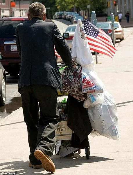 ruyalar-ulkesinin-gercek-yuzu-abdde-ihtiyaclari-karsilanmayan-akil-hastalari-sokaklarda-yasiyor-kaderlerine-te-1670186581796.jpeg ‘Rüyalar ülkesi’nin gerçek yüzü! ABD’de ihtiyaçları karşılanmayan akıl hastaları sokaklarda yaşıyor: Kaderlerine terk ettiler-10