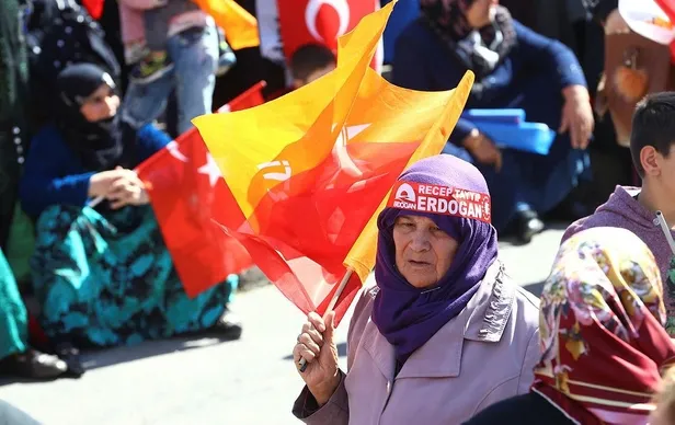 AK Parti'den 12 soruluk anket! İlk sırayı başörtüsü aldı-3