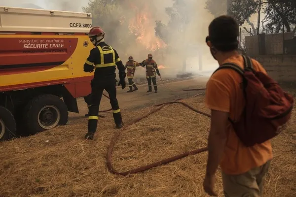 Yunanistan’ın ciğerleri yanıyor: Yüz binlerce dönüm ormanlık alan kül oldu-5