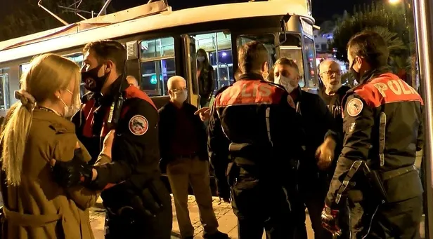 SON DAKİKA: Antalya'da alkolü fazla kaçıran kadın turistler ortalığı birbirine kattı-4