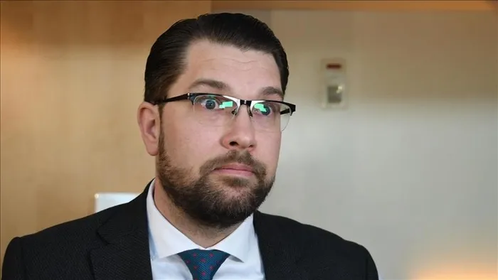 nato-kaderi-turkiyenin-iki-dudagi-arasinda-olan-isvecte-islam-dusmanligi-camilerin-yikilmasini-istediler-uyeli-1700988018659.jpeg NATO kaderi Türkiye'nin iki dudağı arasında olan İsveç'te İslam düşmanlığı! Camilerin yıkılmasını istediler... "Üyeliğimiz daha da zora girdi"-2