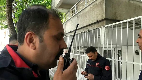 1652604089856.jpg Avcılar'da filmleri aratmayan olay! Kiracısı evini başkalarına kiraladı ev sahibi küplere bindi-3