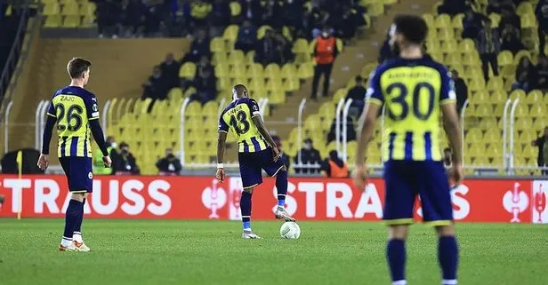 Fenerbahçe’den taraftarı çıldırtan futbol! İlk 45’te ‘0’ çektiler...