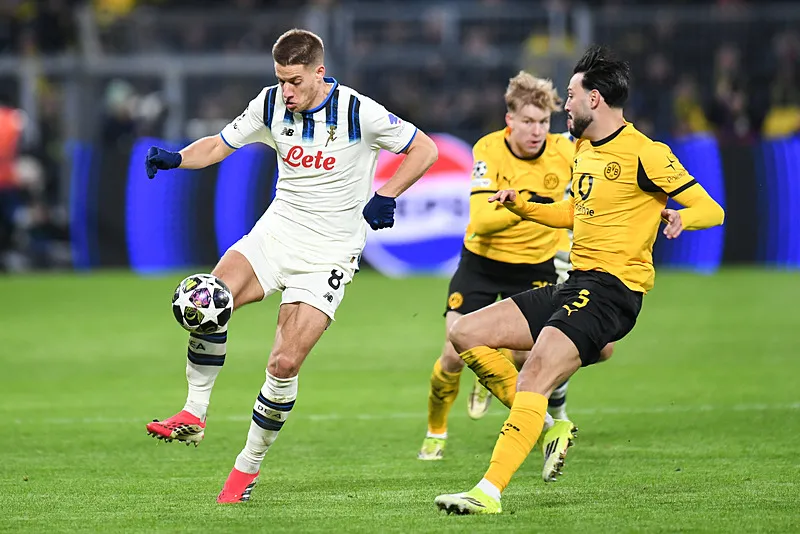 Borussia Dortmund'un yıldızı Galatasaray'a! Transferin gözdesi Ramy Bensebaini - 24