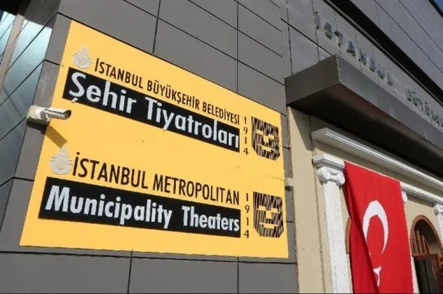 CHP'li İBB'ye bilet tepkisi: "109 yıllık tiyatromuzu mahvettiniz"