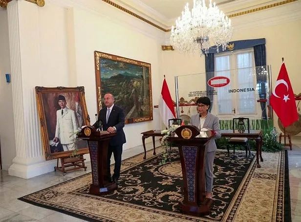 Son dakika: Dışişleri Bakanı Mevlüt Çavuşoğlu ve Endonezyalı mevkidaşı Marsudi'den ortak basın toplantısı-1