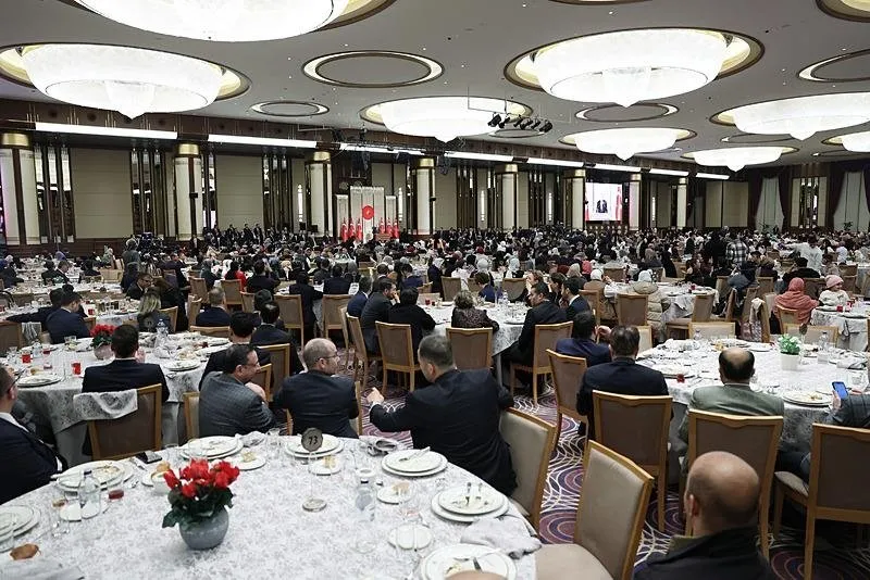 Başkan Recep Tayyip Erdoğan, Beştepe Millet Sergi Salonu'nda düzenlenen Filistinlilerle Kardeşlik İftarı'na katıldı. (AA)