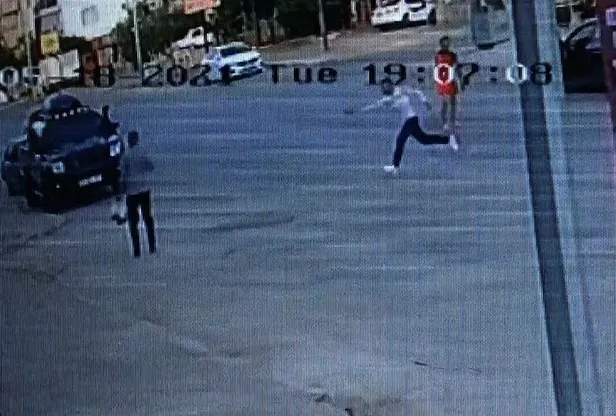 ev-esyasi-yuzunden-tartistigi-kardesini-silahla-vurdu-1621371924909.jpeg Ev eşyası yüzünden tartıştığı kardeşini silahla vurdu!-5