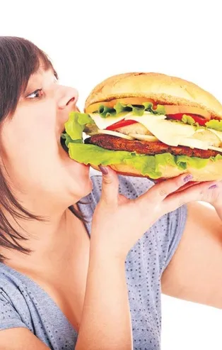 Dr. Behzat Özkan uyarıyor! Sağlıksız beslenmeden uzak durun