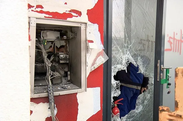Almaya'da akılalmaz ATM soygunu! Havaya uçurup...
