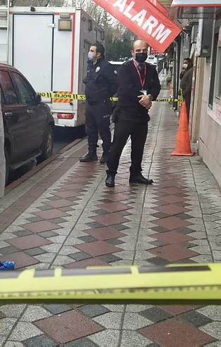 İstanbul Eyüpsultan'da hareketli anlar! Banka şubesinde soygun girişimi