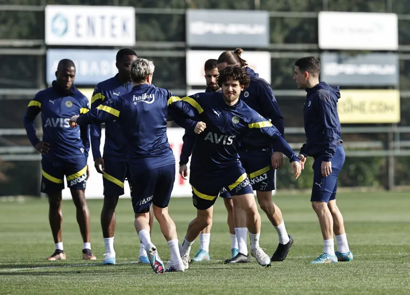 Süper Lig'in eski yıldızı Fenerbahçe'ye geliyor! - 5