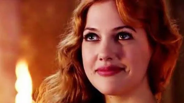 Meryem Uzerli, 'Hollywood yanağı' yaptırdı-7