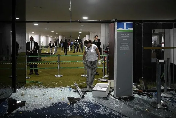 1673292147476.jpeg Brezilya'daki ABD ve CIA destekli darbe girişiminde 1200 kişi gözaltına alındı!-3