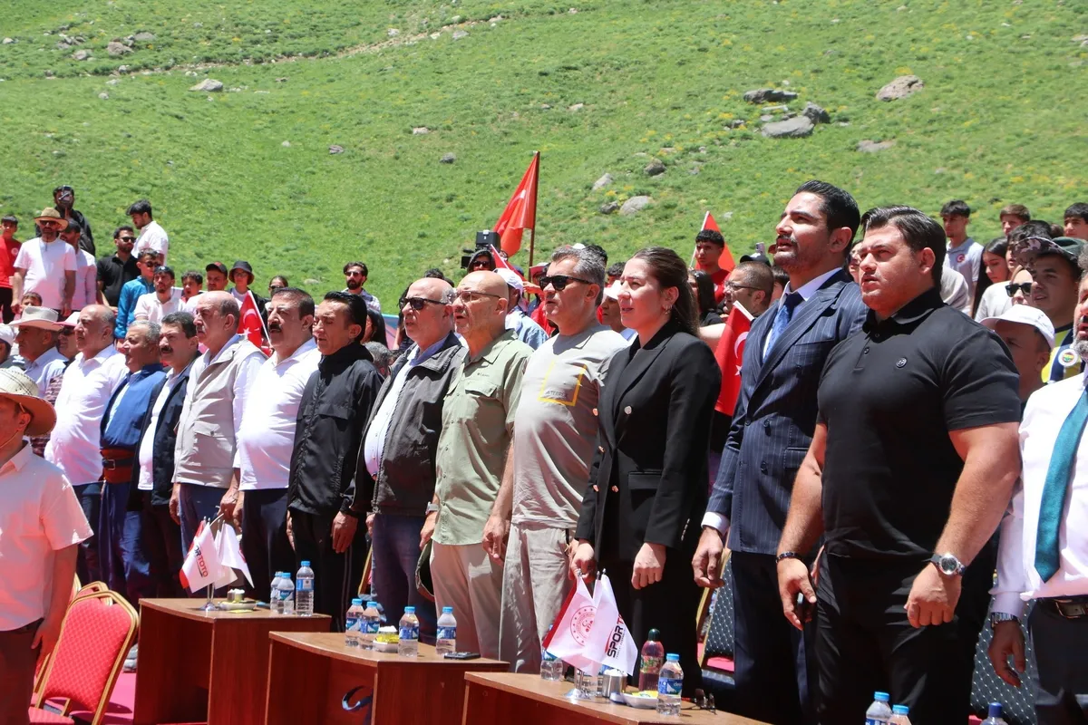 Cilo Dağı'nda 3 bin rakımda güreş finalleri