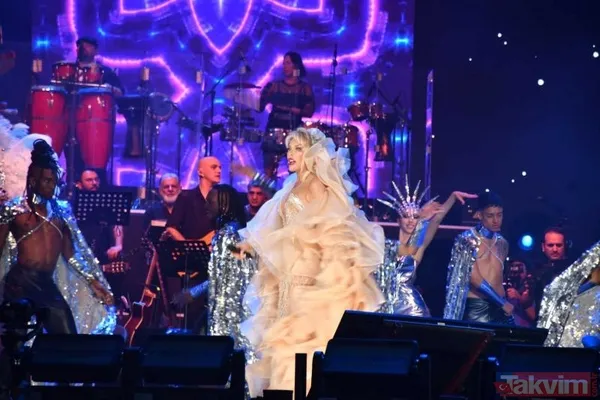 Ajda Pekkan'ın gençlik fotoğrafı hayrete düşürdü: Estetiksiz halini tanımak imkansız - 4