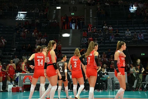 a-milli-kadin-voleybol-takimimiz-2022-fivb-dunya-sampiyonasi-ceyrek-final-macinda-abdye-yenilerek-turnuvaya-ve-1665532073007.jpeg