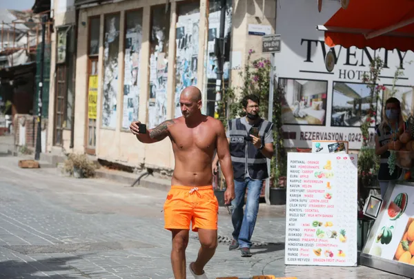 ingiliz-turistten-kadin-polise-ahlaksiz-teklif-serbest-kaldi-1620138962392.jpg İngiliz turistten kadın polise ahlaksız teklif! Serbest kaldı-2