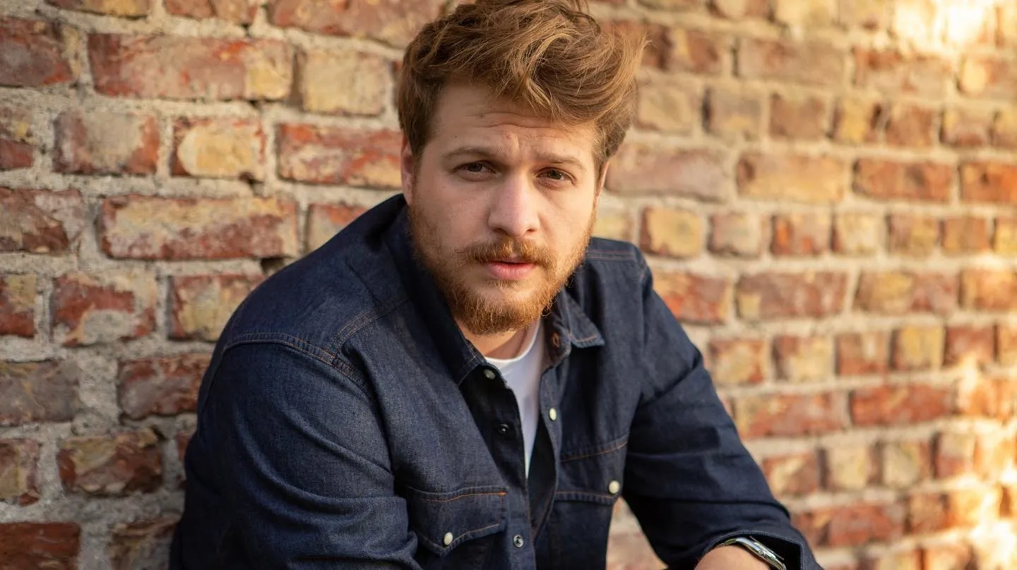 Burak Yörük’ün ilginç rotası! 6 yaşında setle tanıştı... Babası yapımcı olunca çocukluk hayalinden vazgeçti! - 2