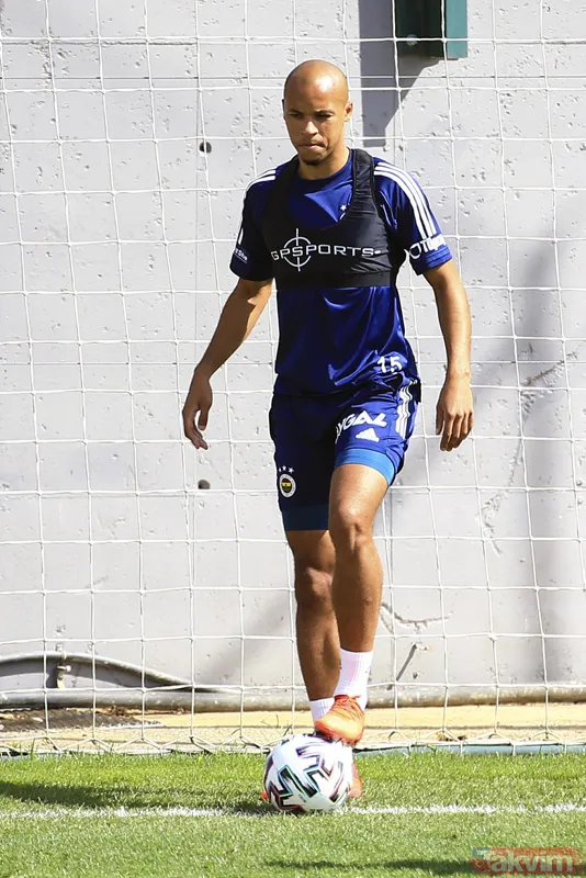 ÖZEL HABER- Pereira gitti, üstü çizildi! Marcel Tisserand Fenerbahçe formasına hasret kaldı - 8