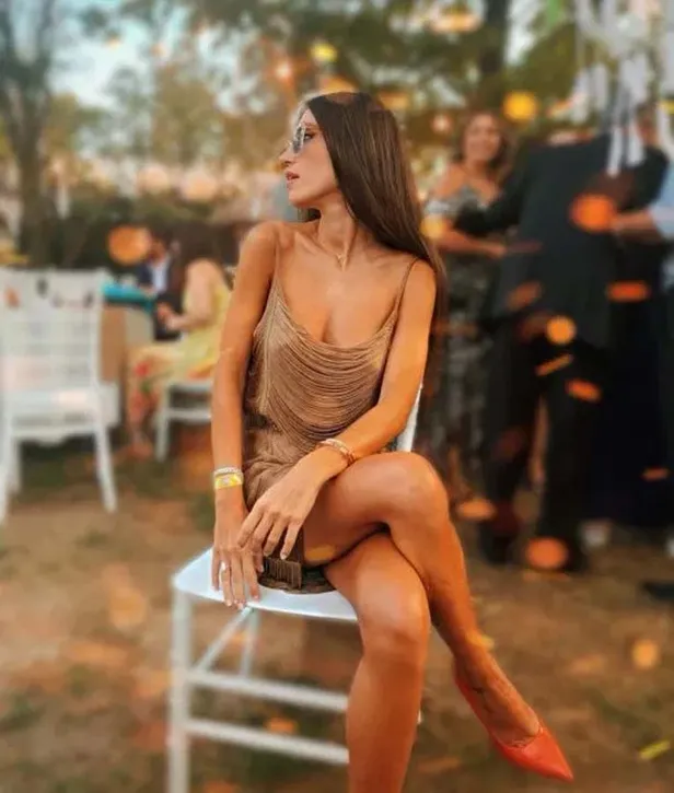 arka-sokaklarda-mekani-terk-eden-edene-hepsinin-ayriligi-bir-sekilde-kaldirildi-ama-bu-kez-cok-fena-1634972506651.jpg Hepsinin ayrılığı bir şekilde kaldırıldı ama bu kez çok fena! Arka Sokaklar'da mekanı terk eden edene...-2