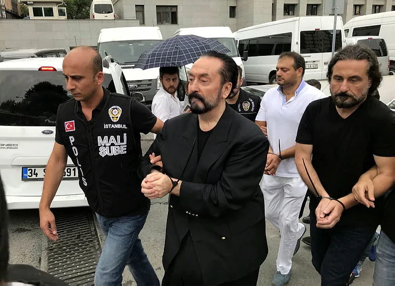 Adnan Oktar'ın serveti dudak uçuklattı! Banka raporları geldi - 3