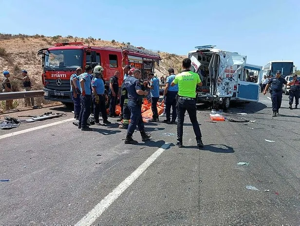 gaziantepte-feci-kaza-15-kisi-oldu-2-gazeteci-itfaiye-ve-saglik-gorevlisi-1660989420732.jpeg Gaziantep'te feci kaza! Çok sayıda ölü var! 2 Gazeteci, itfaiye ve sağlık görevlisi... Başkan Erdoğan'dan taziye mesajı-10