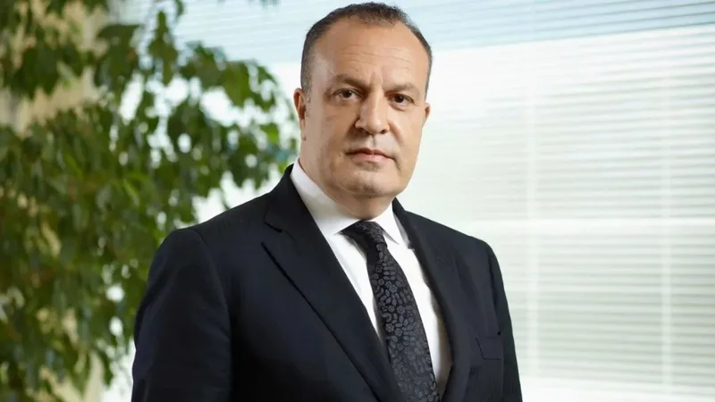 turkiyenin-en-zengini-degisti-ulker-zirveyi-kazanciya-kaptirdi-1776178083909.jpg Türkiye’nin en zengini değişti: Ülker zirveyi Kazancı’ya kaptırdı-2