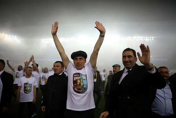 ulas-ozdemir-kaleme-aldi-sampiyonluk-hikayesi-8-1652041357351.jpeg Trabzonspor ne saha içinde ne de saha dışında oyunu çirkinleştirmedi! Ulaş Özdemir kaleme aldı: Şampiyonluk hikayesi 8-7