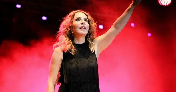 Sertab Erener Harbiye'de sevenleriyle buluştu