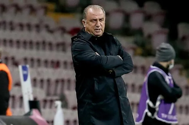 SON DAKİKA! Fatih Terim Florya'ya veda etti! Galatasaraylı taraftarlar sevgi gösterilerinde bulundu