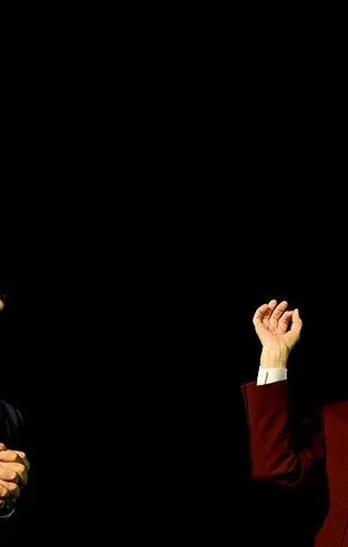 'HDP ile yan yana gelmeyiz' diyen Meral Akşener, Selahattin Demirtaş'ın alkışlandığı kürsüde konuşma yaptı