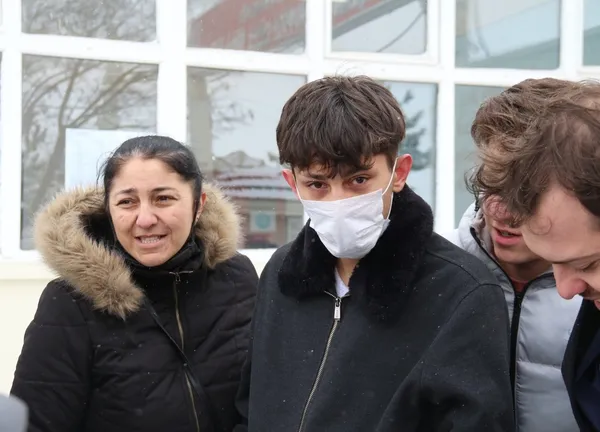 ikinci-kadir-seker-vakasi-bicakladigi-esi-ve-kizi-sikayetci-olmadi-1658150986694.jpg İkinci Kadir Şeker vakası: Bıçakladığı eşi ve kızı şikayetçi olmadı-2