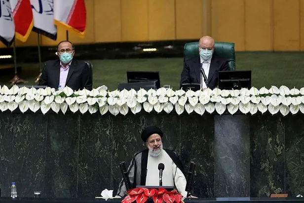 iranin-yeni-cumhurbaskani-ibrahim-reisi-yaptirimlarin-kaldirilmasi-icin-her-diplomatik-plani-destekleyecegiz-1628190532929.jpeg İran'ın yeni Cumhurbaşkanı İbrahim Reisi: Yaptırımların kaldırılması için her diplomatik planı destekleyeceğiz-2