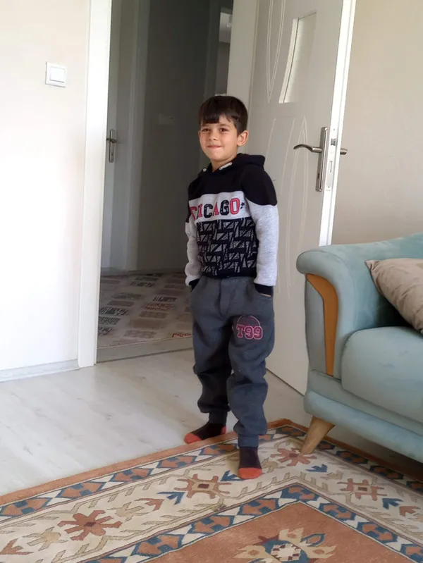 konya-ereglide-sahipsiz-4-kopegi-saldirisina-ugrayan-8-yasindaki-cocuk-yogun-bakimda-uyutuluyor-1661528861111.jpg Konya Ereğli'de sahipsiz 4 köpeği saldırısına uğrayan 8 yaşındaki çocuk yoğun bakımda uyutuluyor-6