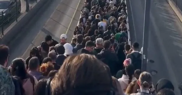 İstanbul'da yine metrobüs çilesi! Vatandaş mağdur oldu duraklar tıka basa...