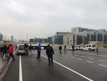 Anadolu Adliyesi'ndeki şüpheli çanta patlatıldı-1