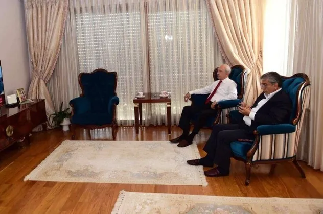 Kılıçdaroğlu 15 Temmuz darbe girişimi gecesi kahve yudumlarken paylaştığı fotoğrafla kime ne mesaj verdi?