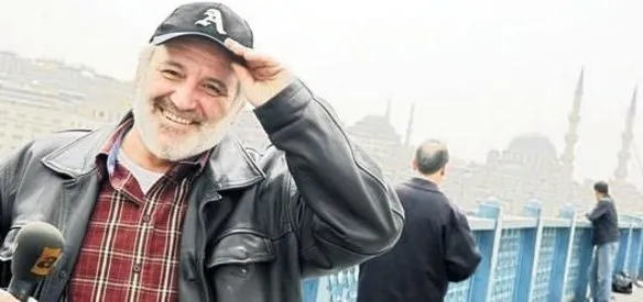 Gırtlak kanseriyle mücadele eden usta gazeteci Savaş Ay, 59 yaşında İstanbul’da vefat etti