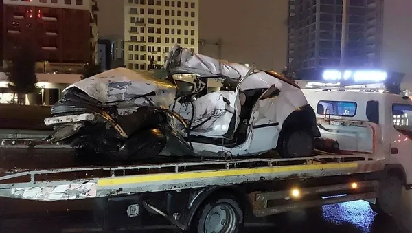 Son dakika: İstanbul'da gece yarısı yaşanan trafik kazasında ortalık savaş alanına döndü! 1 ölü 1 yaralı-7