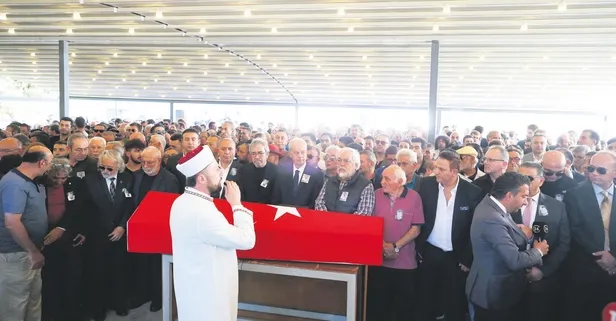 Tarık Ünlüoğlu’nun cenazesinde skandal! Selçuk Yöntem’in bin 500 lirasını çaldılar