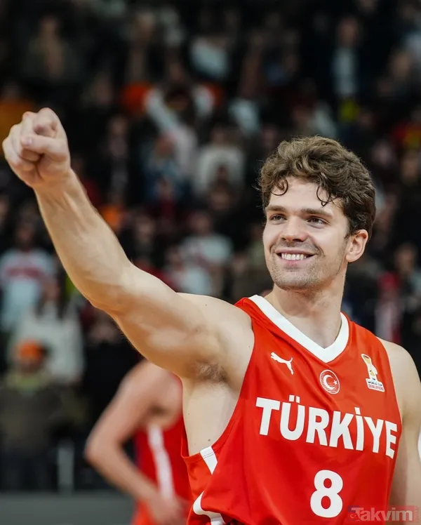 Sadece Sahadaki Performansıyla Değil Karakteri Ve Disipliniyle De Dikkat Çeken Tarık Biberovic, Bu Bayram Kalpleri Isıtan Bir Röportaja İmza Attı. Günaydın'dan...