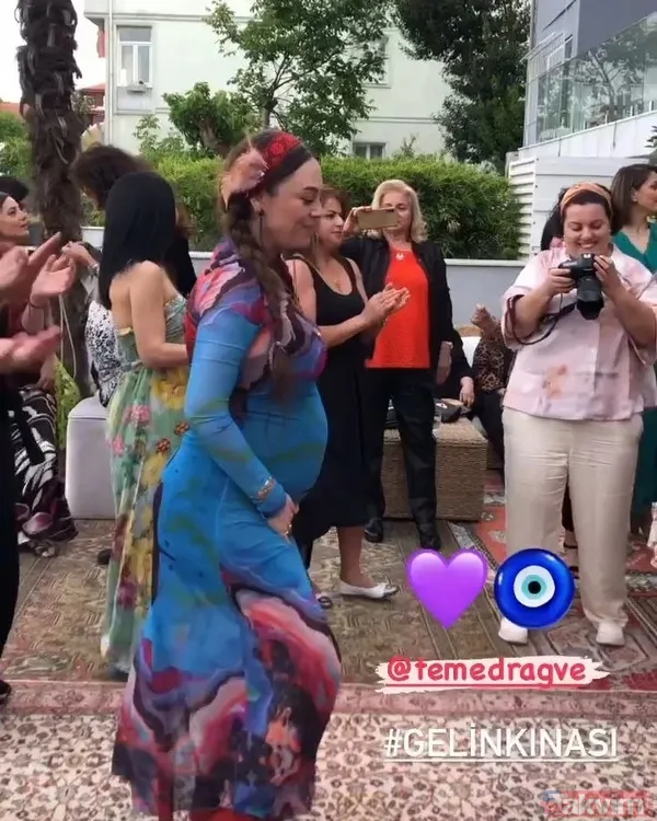 6 aylık hamile Demet Evgar’dan kına gecesi! Karnı burnunda göbek atan Demet’in son haline bakın! Sosyal medyayı salladı - 6